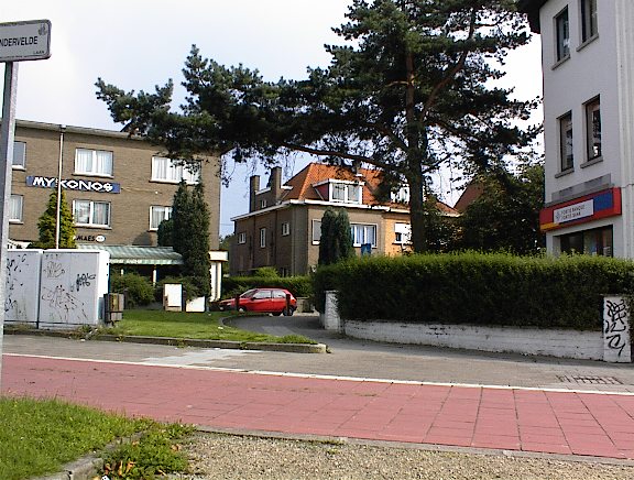 H00012.jpg (96268 bytes)